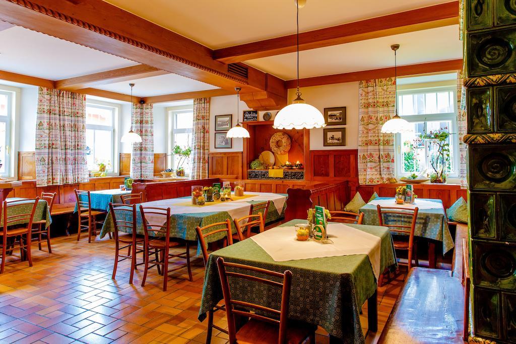 Gasthof Braeuer - Familie Eibensteiner Weißkirchen in Steiermark エクステリア 写真