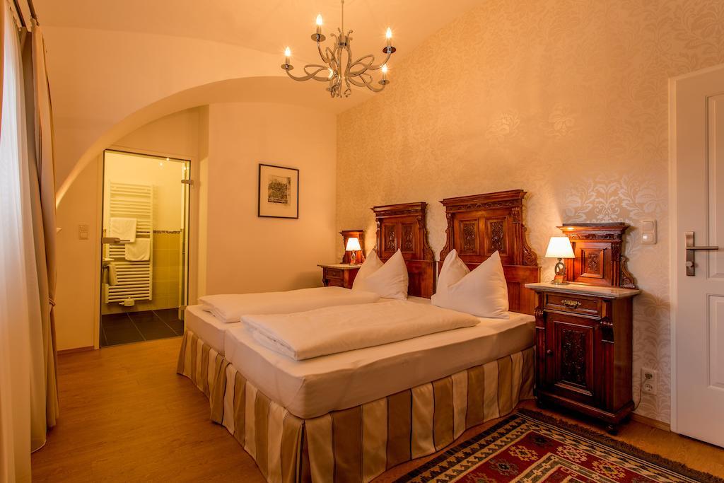 Gasthof Braeuer - Familie Eibensteiner Weißkirchen in Steiermark 部屋 写真